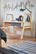 Drewniane biurko rosnące z dzieckiem